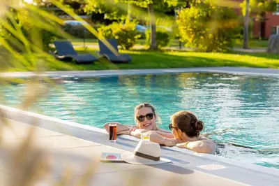 Der Swimmingpool an oder in der Nähe von Eurostrand Resort Moseltal
