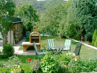 Ein Garten an der Unterkunft Ferienwohnung Hilger