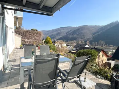 Ein allgemeiner Bergblick oder ein Berglick von der Ferienwohnung aus
