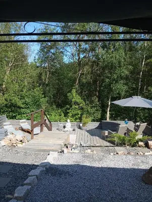Ein Garten an der Unterkunft Kleines Landhaus