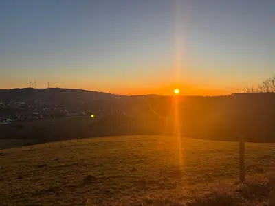 Blick auf den Sonnenuntergang/Sonnenaufgang von der Ferienwohnung aus oder aus der Nähe