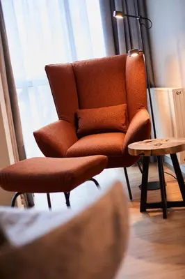 Ein Sitzbereich in der Unterkunft NaturPurHotel Maarblick