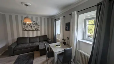 Ein Sitzbereich in der Unterkunft Villa Moselstrand