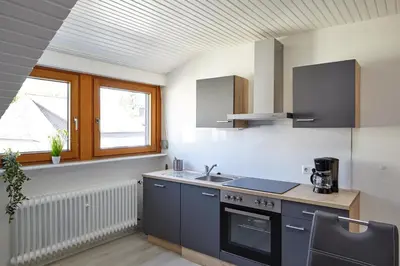 Küche/Küchenzeile in der Unterkunft Ferienwohnung Mendgen mit Panoramablick