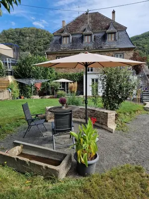 Ein Garten an der Unterkunft Rebhaus Adams