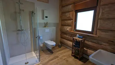 Ein Badezimmer in der Unterkunft Waldzeit Lodge - Ferienwohnung Fuchs