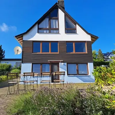 Haus mit idyllischem Seeblick