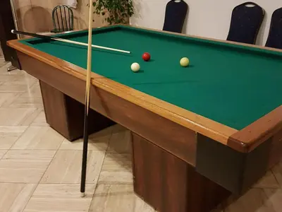Ein Billardtisch in der Unterkunft Chalet in Gerolstein near Forest Trails