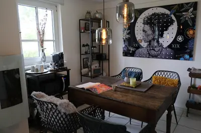 Ein Sitzbereich in der Unterkunft Eifel-Quartier