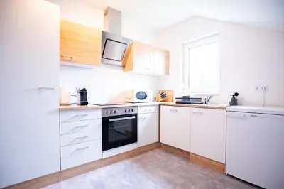 Küche/Küchenzeile in der Unterkunft Design-Ferienwohnung in Kelberg am Nürburgring: Platz für 6, Küche, WiFi, Netflix