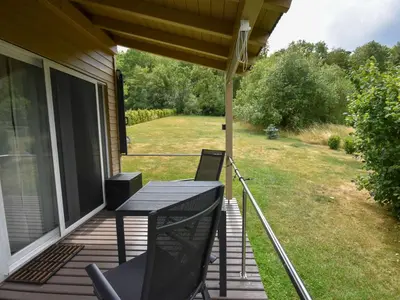 Ein Garten an der Unterkunft Cottage in Germany with Sun Terrace & BBQ