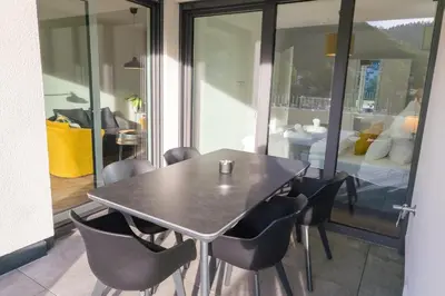 Ein Sitzbereich in der Unterkunft Vivamosel: Appartement mit Mosel & Burgblick - Balkon - Parken - Aufzug - Fahrradraum