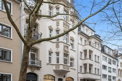 Das Gebäude in dem sich die Ferienwohnung befindet