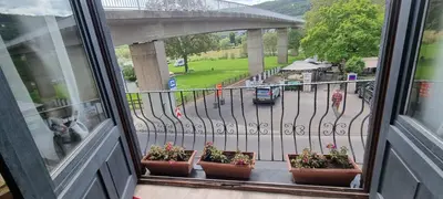 Ein allgemeiner Bergblick oder ein Berglick von der Ferienwohnung aus