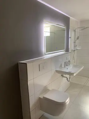 Ein Badezimmer in der Unterkunft Wohnung zur Langzeitmiete geeignet