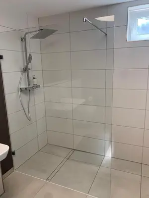 Ein Badezimmer in der Unterkunft Wohnung zur Langzeitmiete geeignet