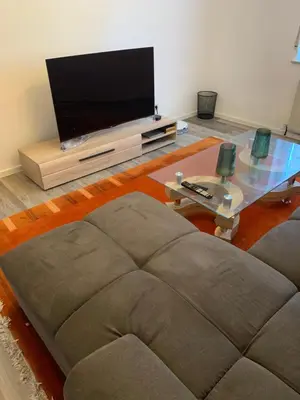 TV/Unterhaltungsangebot in der Unterkunft Wohnung zur Langzeitmiete geeignet