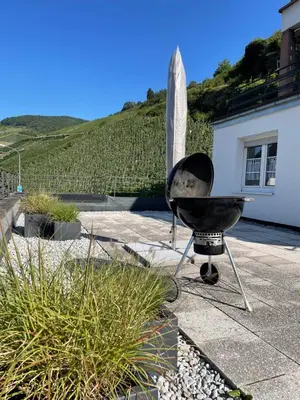 Ein für Gäste verfügbarer Grill in der Ferienwohnung