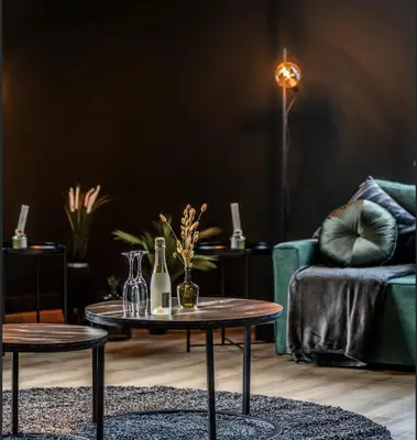 Ein Sitzbereich in der Unterkunft LLR Design Apartment - Emerald Green im Zentrum von Koblenz