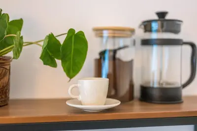 Kaffee-/Teezubehör in der Unterkunft 120qm, cozy Apartment, sehr zentral am HBF, 3SZ