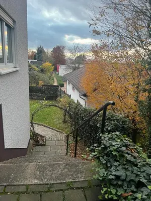 Ein Garten an der Unterkunft Sunset Apartment mit Rheinblick in Urbar