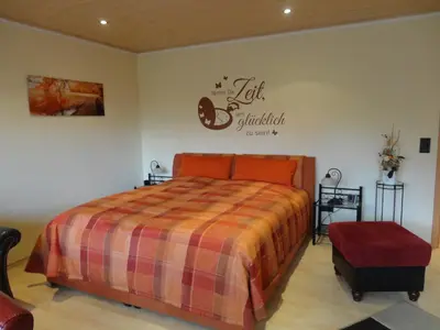 Ein Bett oder Betten in einem Zimmer der Unterkunft Gästehaus Nelles