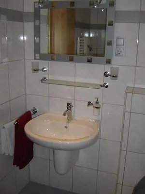 Ein Badezimmer in der Unterkunft Gästehaus Nelles