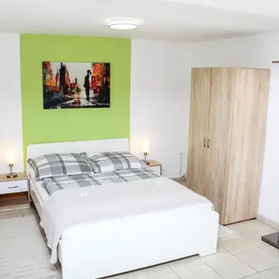 INDIVIDUAL APARTMENTS - Zentrale