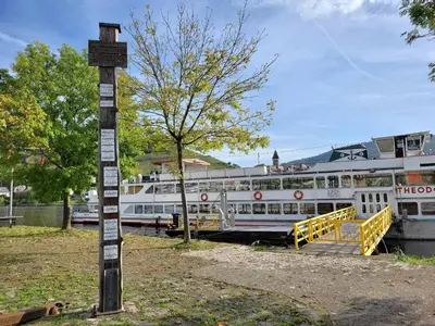 Das Gebäude in dem sich das Ferienhaus befindet