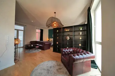 Ein Sitzbereich in der Unterkunft Urban retreat loft in the center
