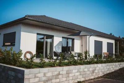 Das Gebäude in dem sich die Ferienwohnung befindet
