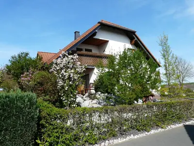 Ein Garten an der Unterkunft Ferienwohnung Udo und Stefani Laux