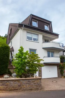 Das Gebäude in dem sich die Ferienwohnung befindet