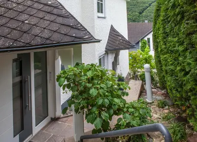 Ein Garten an der Unterkunft Zum Moselsteig