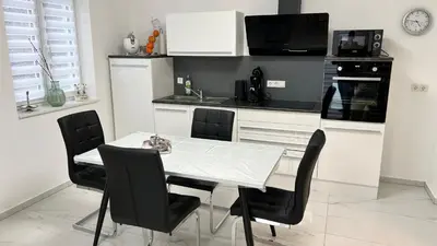 Küche/Küchenzeile in der Unterkunft Neue Wohnung für 5 Küche Terrasse