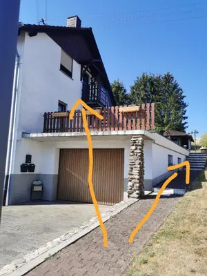 Das Gebäude in dem sich die Ferienwohnung befindet