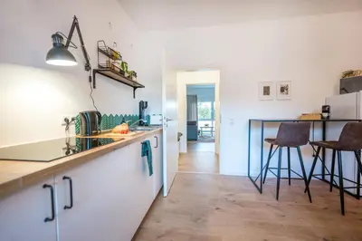 Küche/Küchenzeile in der Unterkunft Koblenz' Größte, 5 SZ, HBF, ideal für Gruppen & Firmen