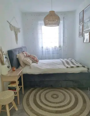 Ein Bett oder Betten in einem Zimmer der Unterkunft Zentral gelegene 2-ZKB-Wohnung Koblenz Vorstadt