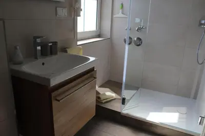 Ein Badezimmer in der Unterkunft Ferienweingut Hansjosten