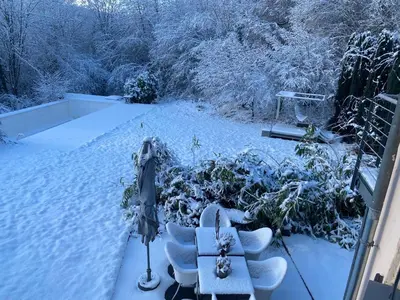 Waldhaus im Winter