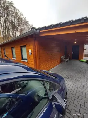 Das Gebäude in dem sich das Ferienhaus befindet