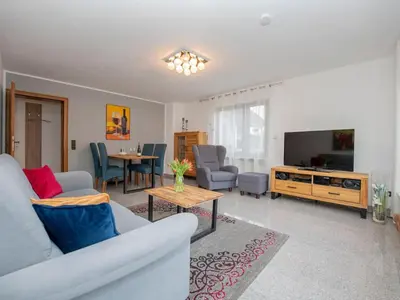 TV/Unterhaltungsangebot in der Unterkunft Tranquil apartment in Zell-Kaimt