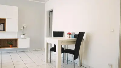 Küche/Küchenzeile in der Unterkunft Apartment mit Balkon, Küche & Waschmaschine an der WHU