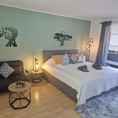 DEHOME - Enjoy - Stay by Central Station