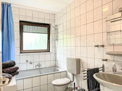Ein Badezimmer in der Unterkunft Apartment Ferienapartments Adenau-2 by Interhome
