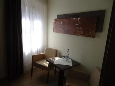 Ein Sitzbereich in der Unterkunft Gasthaus Huwer