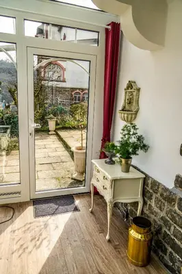 Ein allgemeiner Bergblick oder ein Berglick von der Ferienwohnung aus