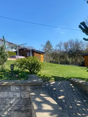 Ein Garten an der Unterkunft Familie Moisil