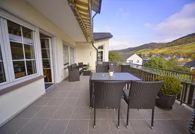 Ein allgemeiner Bergblick oder ein Berglick von der Pension aus