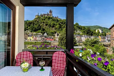 Ein allgemeiner Bergblick oder ein Berglick von der Ferienwohnung aus
